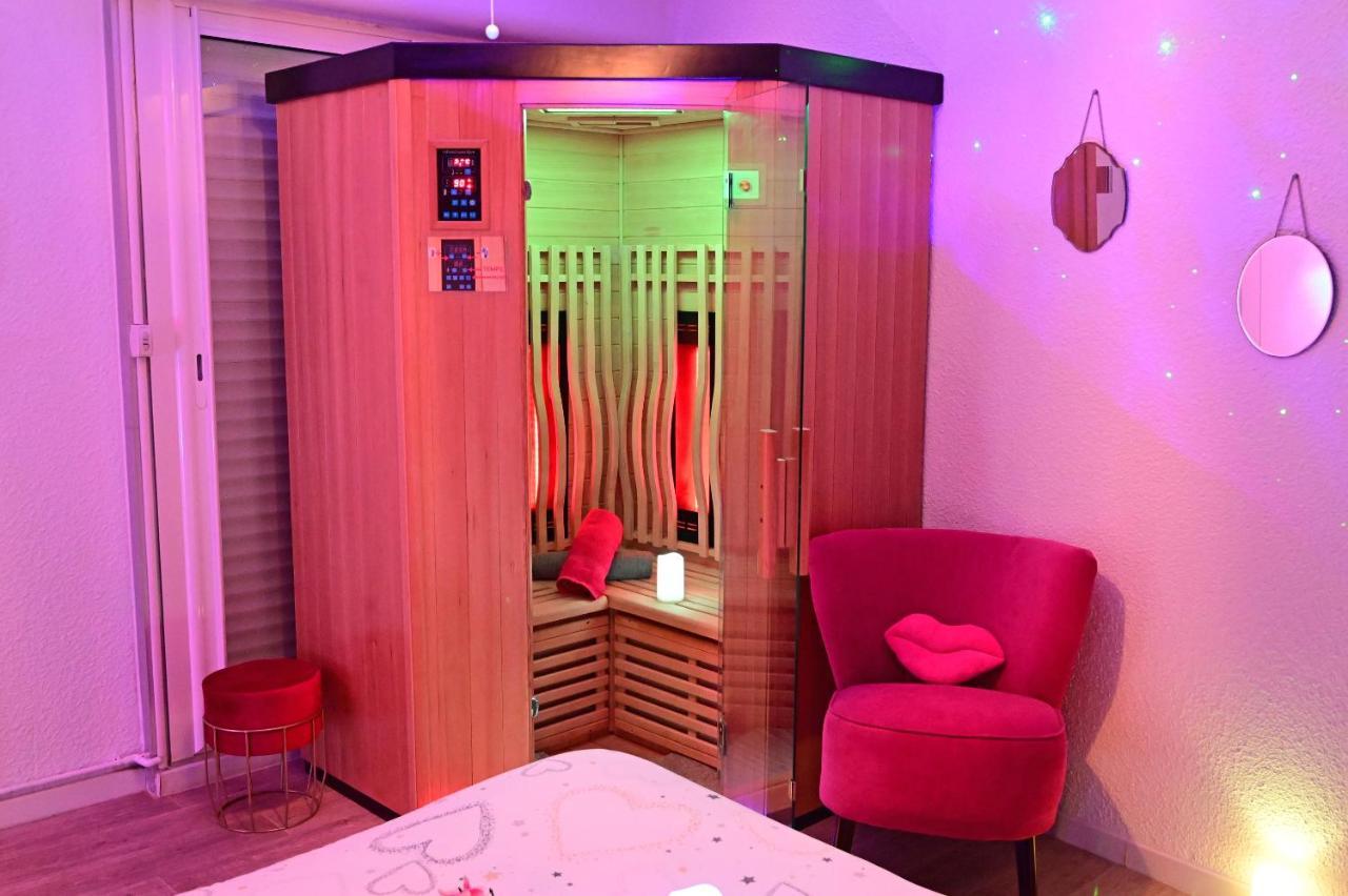 Luxe Sauna Privatif Et Grand Bain Jacuzzi A Deux A Biscarosse Plage Pour Nuit Romantique Avec Decoration Led Et Bougies Biscarrosse Exterior foto