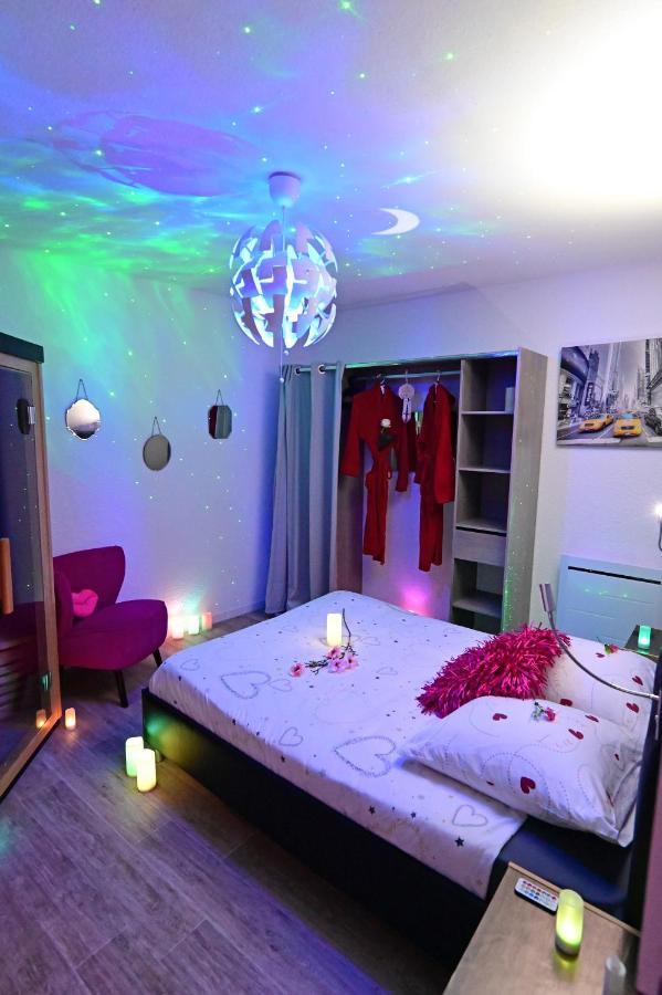 Luxe Sauna Privatif Et Grand Bain Jacuzzi A Deux A Biscarosse Plage Pour Nuit Romantique Avec Decoration Led Et Bougies Biscarrosse Exterior foto