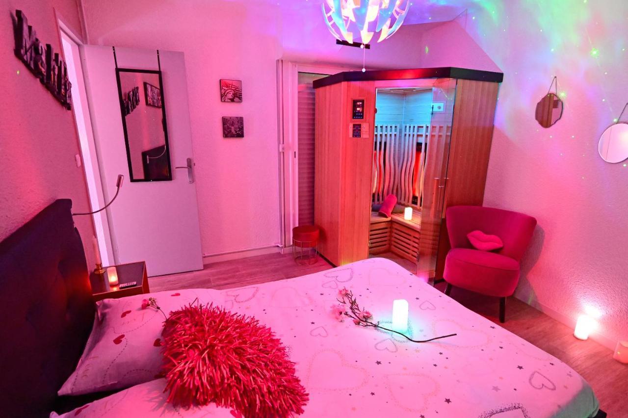 Luxe Sauna Privatif Et Grand Bain Jacuzzi A Deux A Biscarosse Plage Pour Nuit Romantique Avec Decoration Led Et Bougies Biscarrosse Exterior foto